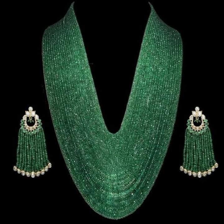 Emerald green necklace and earrings.